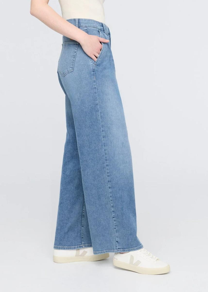 DUER Pants Women's Performance Denim Lite Pleated Pant