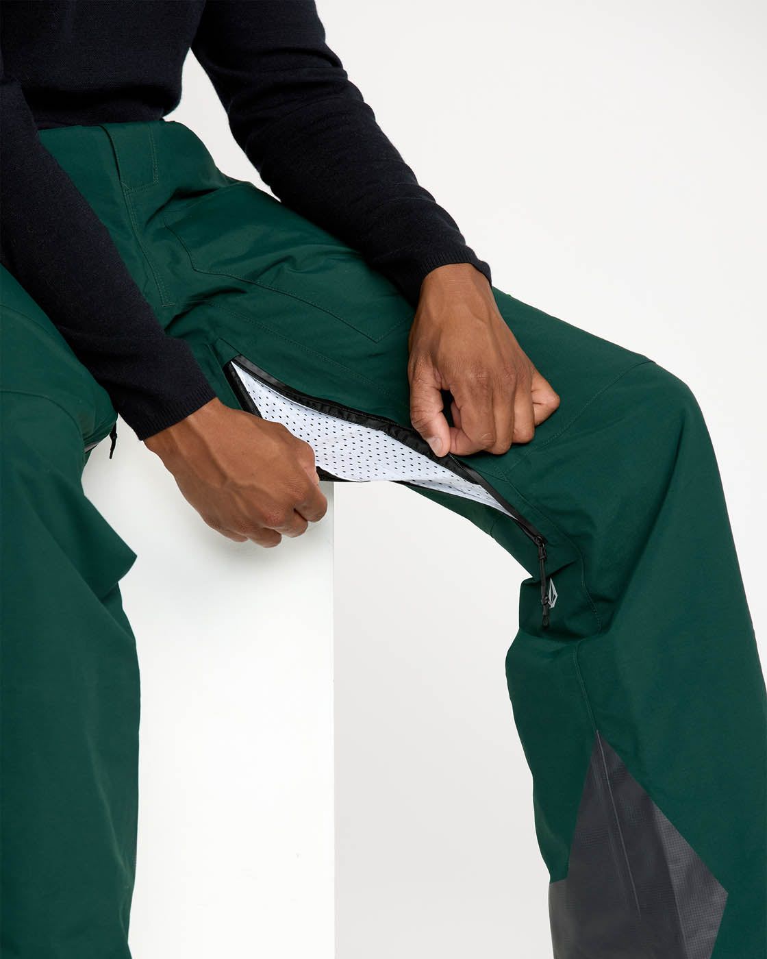 Volcom CLOTHING - Men - Outerwear - Pant Volcom *25W* M Guide Gore-Tex Pro Shell Pant