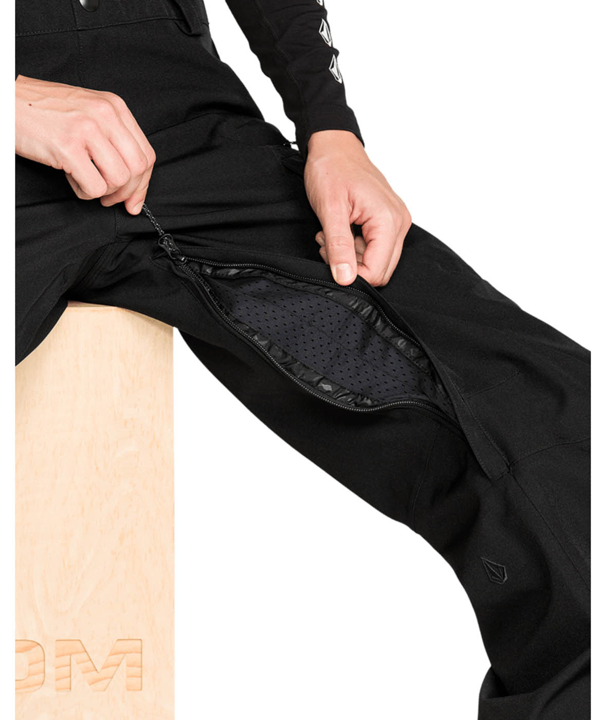 Volcom CLOTHING - Women - Outerwear - Pant Volcom *26W* Women's Creston 3D Stretch Bib