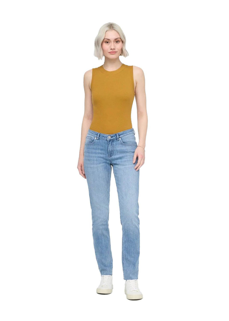 Women's Performance Denim Girlfriend Jean DUER