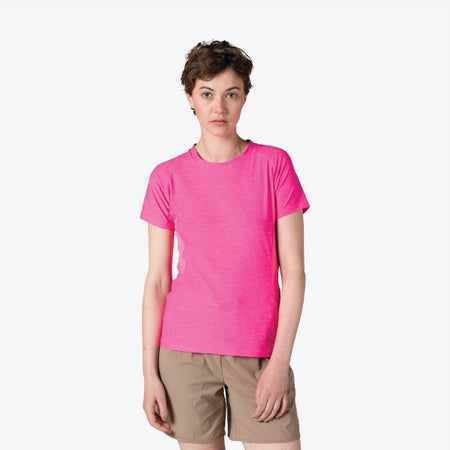 woman wearing a pink t-shirt