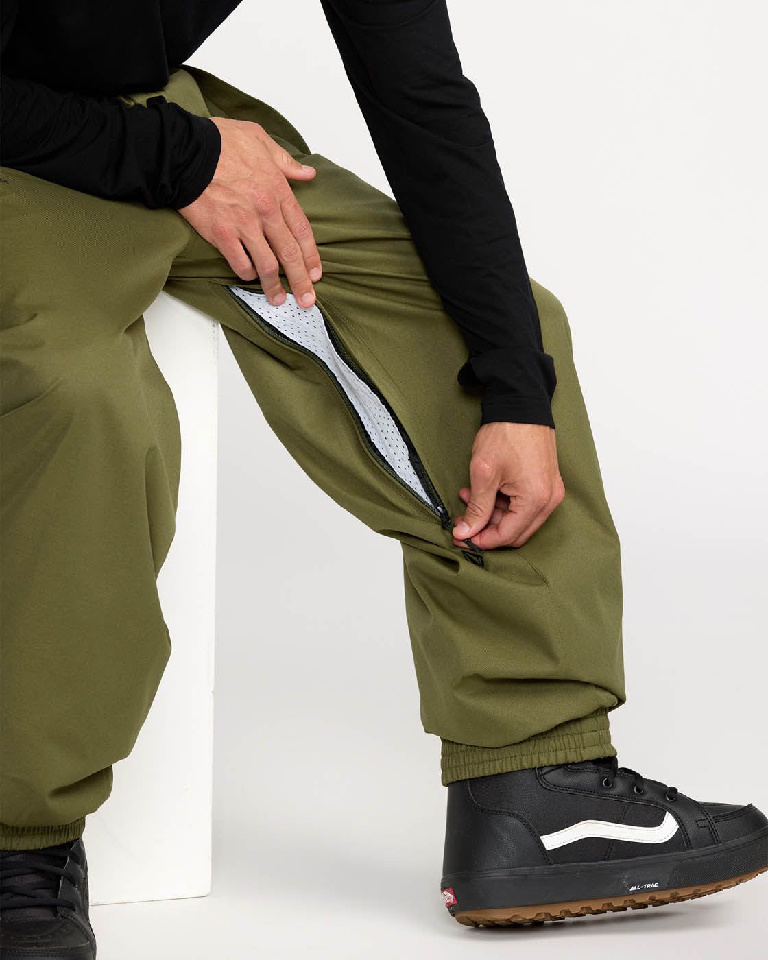 Volcom CLOTHING - Men - Outerwear - Pant Volcom *25W* M Arthur 20K Pant