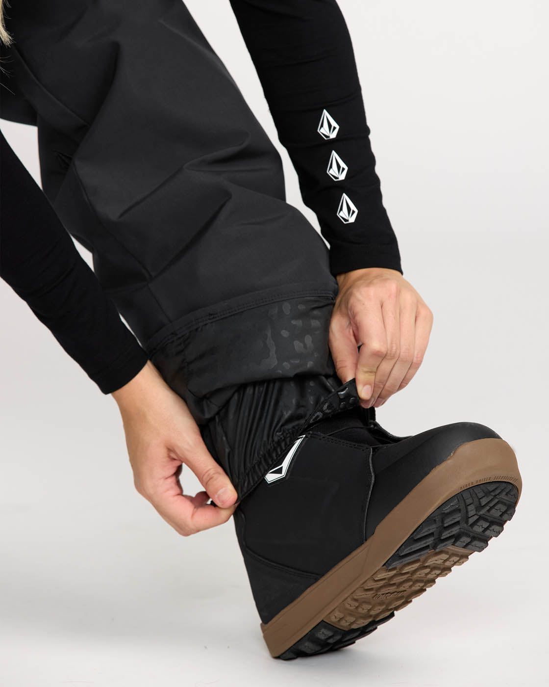 Volcom CLOTHING - Women - Outerwear - Pant Volcom *25W* W Frochickie Ins Pant