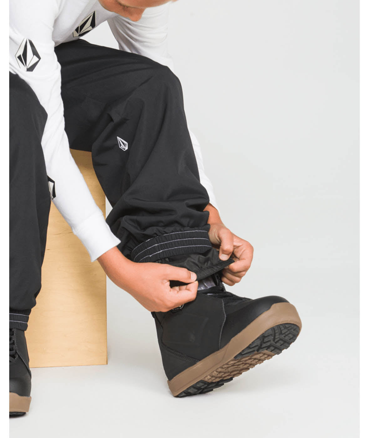 Volcom CLOTHING - Kids - Outerwear - Pant Volcom *26W* Youth  Chaos Ins Pant